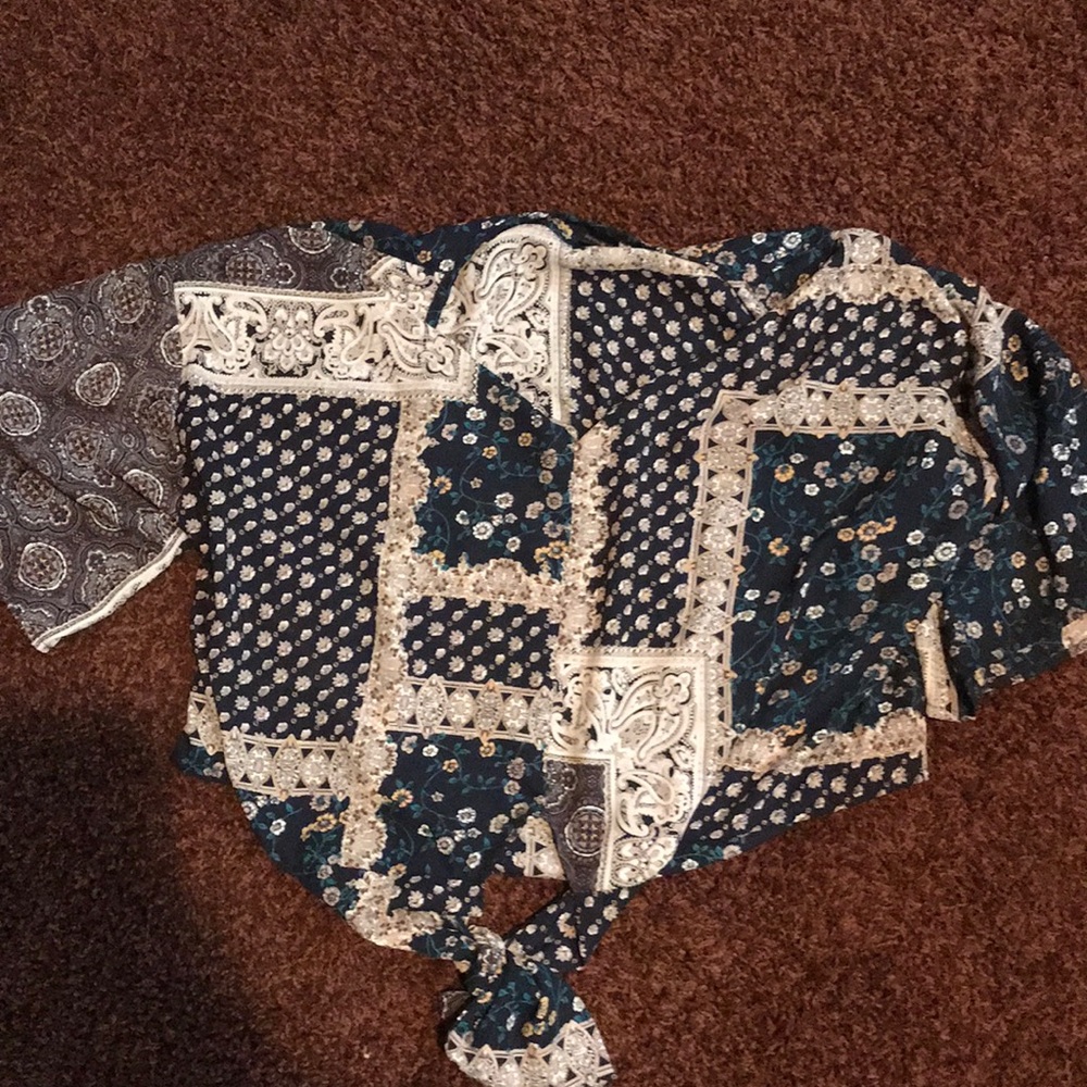 Patterned lose blouse